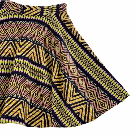 Full Circle Skirt in Bold Colors and Geometric Print - Picture 5 of 14